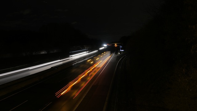 dálnice, světla, tma